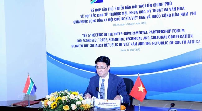 Заместитель министра иностранных дел Вьетнама Фам Куанг Хиеу на сессии. Фото: МИД Вьетнама