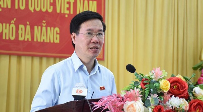 Постоянный член Секретариата ЦК КПВ Во Ван Тхыонг выступает с речью.