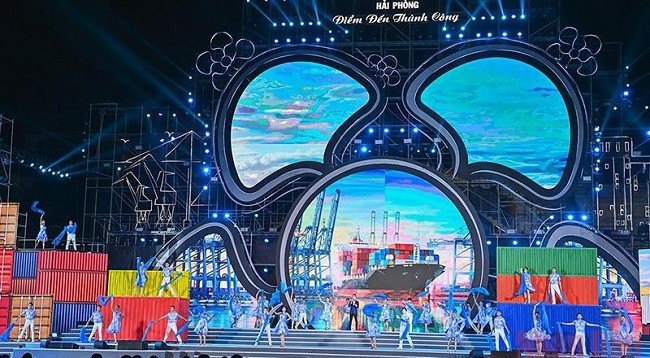 Общий вид церемонии открытия Фестиваля огненных цветов – 2022 г. Фото: Зюи Линь 