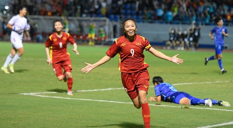 Хюинь Ньы забила единственный гол для женской сборной Вьетнама по футболу. Фото: Тхань Дат.