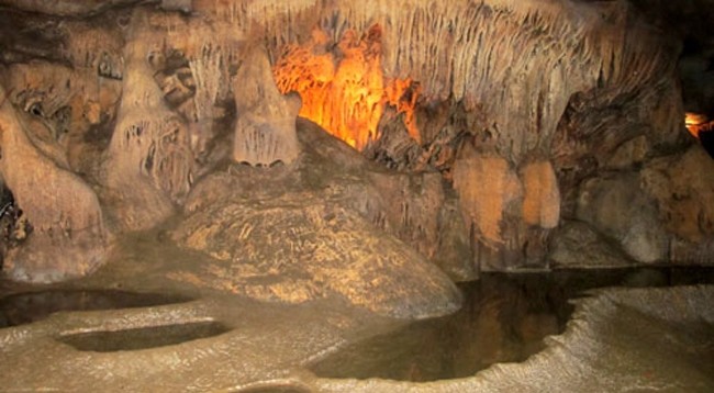 Внутри пещеры. Фото: backan.gov.vn