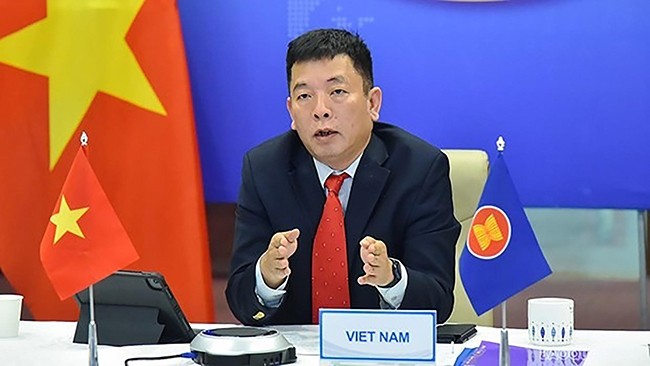 Исполняющий обязанности главы делегации СДЛ Вьетнама при АСЕАН, Посол Ву Хо. Фото: baoquocte.vn
