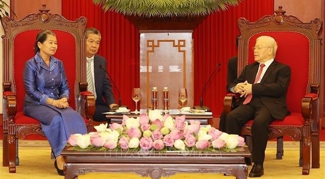 Генеральный секретарь ЦК КПВ Нгуен Фу Чонг и Вице-премьер Камбоджи Мен Сам Ан. Фото: VNA
