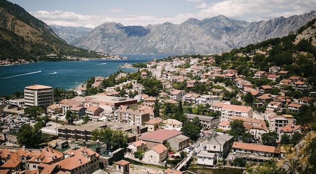 Вид на город Котор и Которский залив в Черногории. Фото: ria.ru