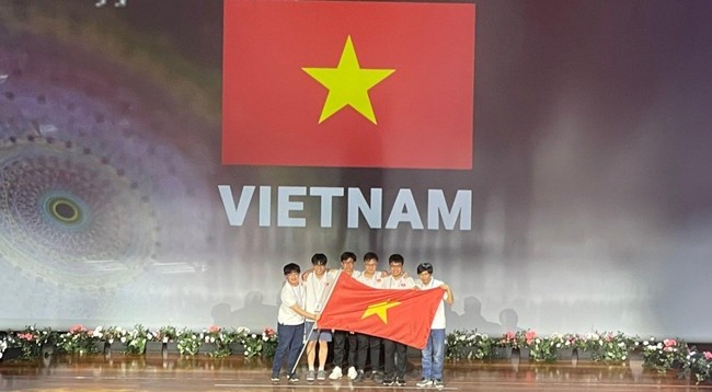 Сборная Вьетнама на ММО 2022 года. Фото: Министерство образования и подготовки кадров