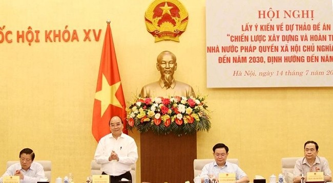 Президент Вьетнама Нгуен Суан Фук на рабочей встрече с Партийной коллегией НС.