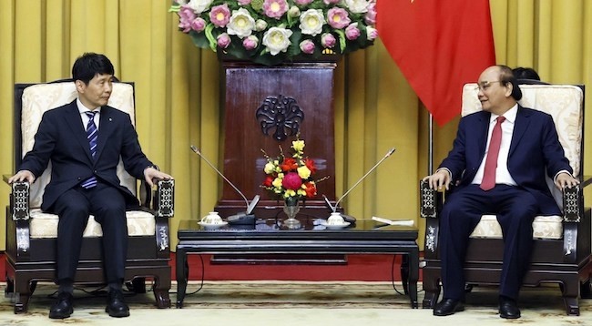 Президент Нгуен Суан Фук и губернатор префектуры Гумма Ямамото Ичита. Фото: VNA