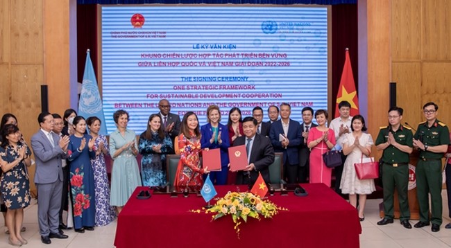 Церемония подписания документа прошла 11 августа в Ханое. Фото: Представительство ООН во Вьетнаме