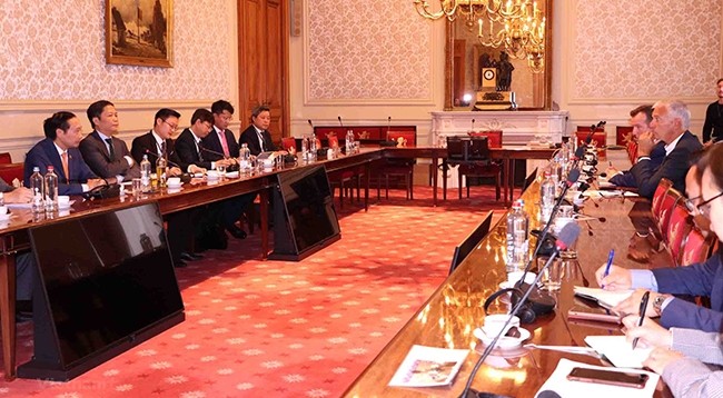 Вьетнамская делегация на встрече с первым Вице-президентом Сената Федерального парламента Бельгии. Фото: vietnamplus.vn