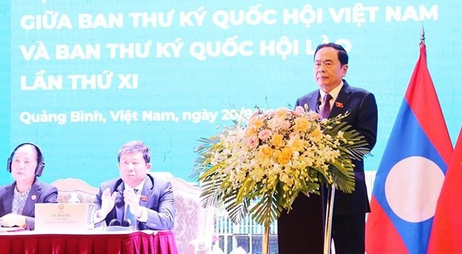 Постоянный заместитель председателя НС Чан Тхань Ман выступает на семинаре. Фото: Хыонг Жанг