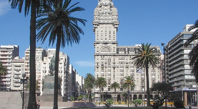 Монтевидео – столица Уругвая. Фото: okvoyage.ru